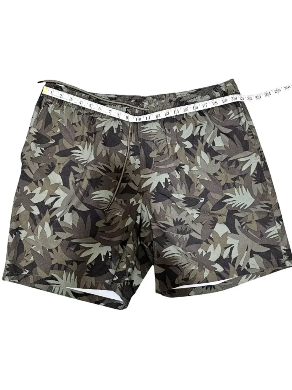 Goodfellow & Co Mens XL Green Camo Swim Trunks With Mesh Lining & Zipper Pocket